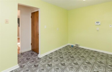 2411 Reynolds Ln, Des Moines, IA 50317 - photo 7