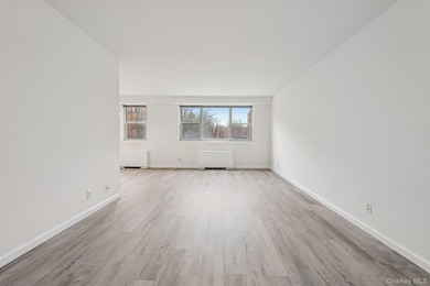 Biltmore Towers unit 5g, White Plains, NY 10603 - photo 5