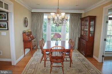 613 Traveller Ct, Lothian, MD 20711 - photo 2