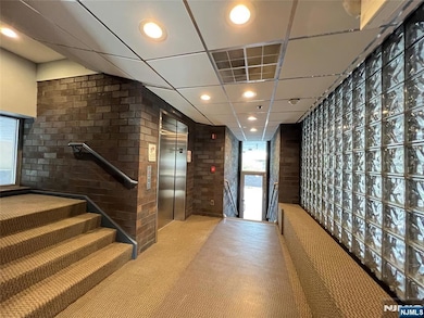 364 Palisade Ave unit 5B, Cliffside Park, NJ 07010 - photo 4