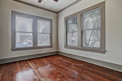 2323 Park St unit 1, Houston, TX 77019 - photo 2