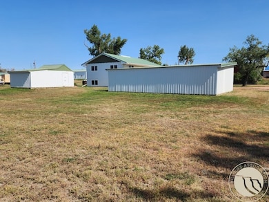702 Kramer St, Jordan, MT 59337 - photo 3