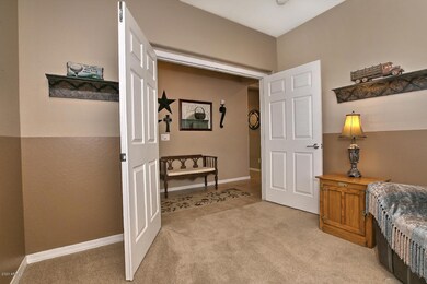 6805 W Mockingbird Way-large-005-006-Dou
