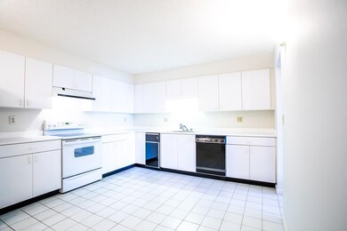Horizon East unit 707, Watertown, MA 02472 - photo 2