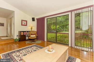 15 Locks Pond Ct, Potomac, MD 20854 - photo 5