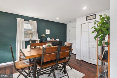 84 Daffodil Ln, Levittown, PA 19055 - photo 4