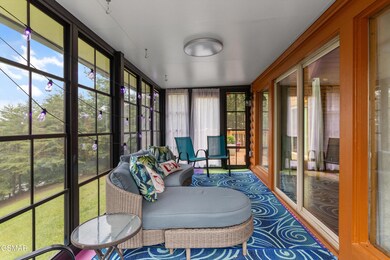 14-1949 E Mountain View Way11