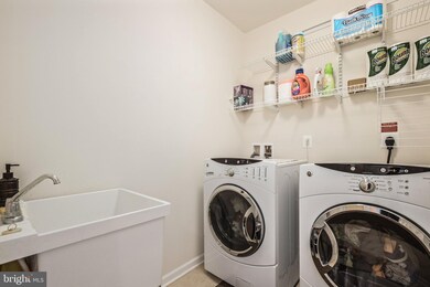 43018 Spyder Place, Chantilly, VA 20152 - photo 7