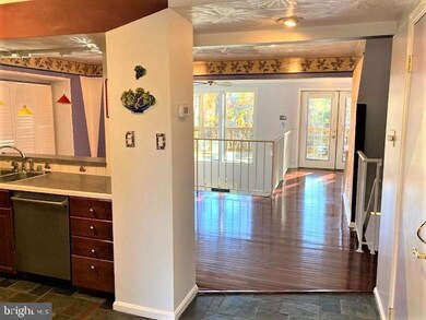 3716 Angelton Ct, Burtonsville, MD 20866 - photo 3