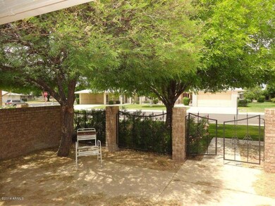 04 Courtyard 10337 W Desert Forest