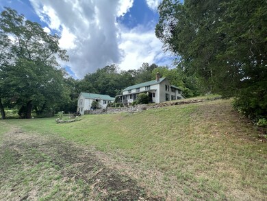 3179 Lewis Branch Rd, Tennessee Ridge, TN 37178 - photo 2