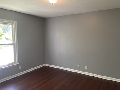 582 Anita Dr, Clarksville, TN 37042 - photo 7