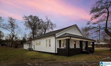 301 Adams Ave E, Oneonta, AL 35121 - photo 2