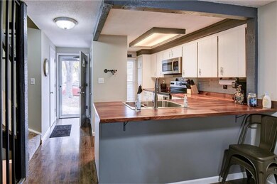 8038 Halsey St, Lenexa, KS 66215 - photo 3