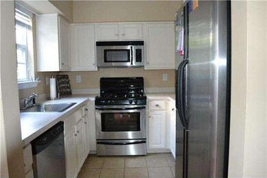 110 Westminster Ct, Harleysville, PA 19438 - photo 5