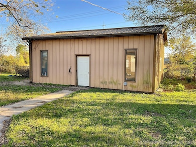 402 W Denton Ave, Sallisaw, OK 74955 - photo 6