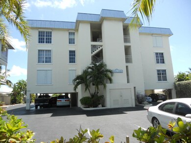 833 Eisenhower pool