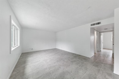 1312 W Adoue St unit 7, Alvin, TX 77511 - photo 4