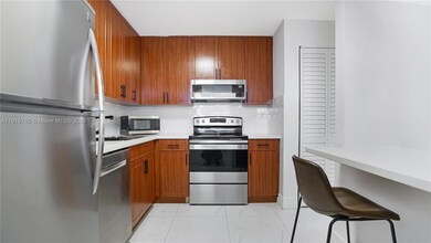 8255 Abbott Ave unit 403, Miami Beach, FL 33141 - photo 5