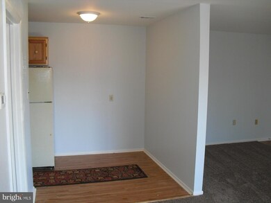 200 Park Terrace Ct SE unit 8, Vienna, VA 22180 - photo 5