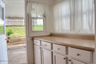 2017 W Independence St, Coal Township, PA 17866 - photo 7