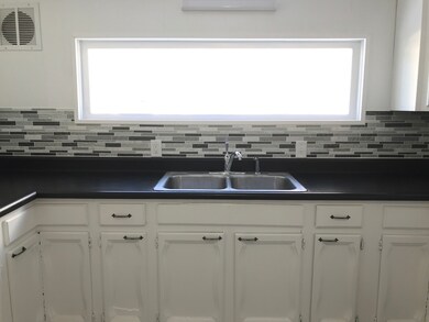 107 E Washington St, Princeton, IL 61356 - photo 6