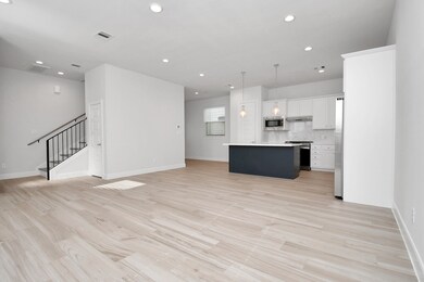 502 W Donovan St unit J, Houston, TX 77091 - photo 6
