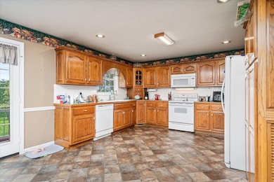 615 Fox Run Ln, Lafayette, TN 37083 - photo 5