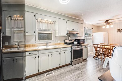 842 Campbell Town Rd, Walhalla, SC 29691 - photo 3