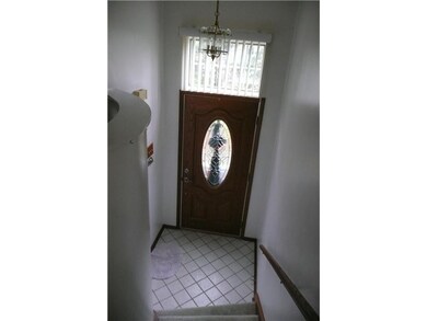 Entry/Foyer.