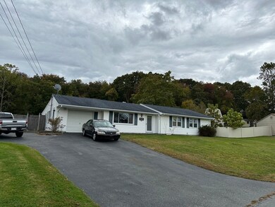 18 Seminole Rd, South Dartmouth, MA 02748 - photo 2