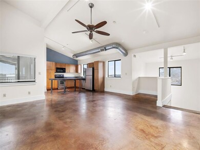 911 Keith Ln unit 12, Austin, TX 78705 - photo 2