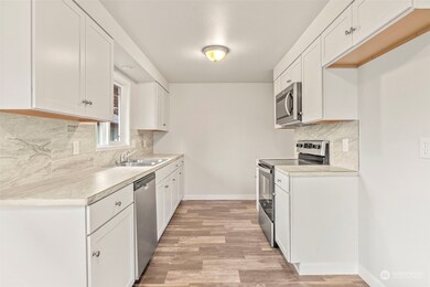 257 Baltimore St, Longview, WA 98632 - photo 4