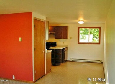 Kitchen & Dining Area