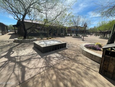 EXTERIOR PLAZA