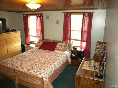 232 Green St, Freemansburg, PA 18017 - photo 7