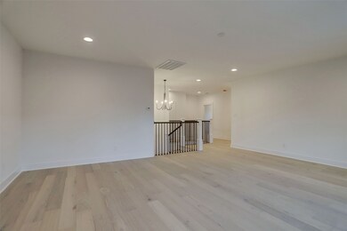 1079 W 41st St, Houston, TX 77018 - photo 6