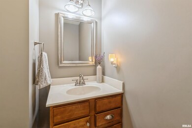 7001 Cresthill Dr, Davenport, IA 52806 - photo 7