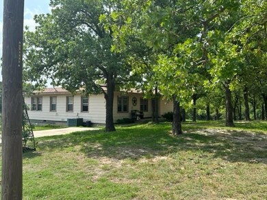 241 Saddle Ridge Ct, Springtown, TX 76082 - photo 2