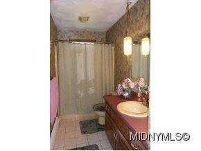 Nice size full bathroom