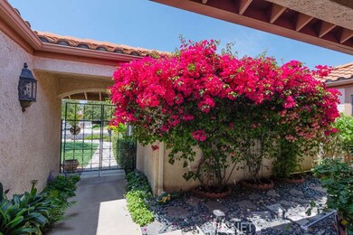 Foyer and security locking gate
