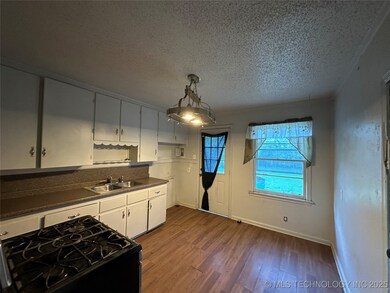 2320 W Easton Ct, Tulsa, OK 74127 - photo 5