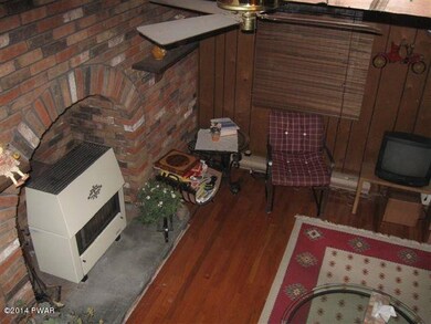 127 Hemlock Point Ct, Hawley, PA 18428 - photo 3