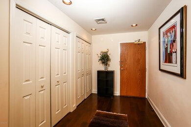 006-Foyer-5310808-large