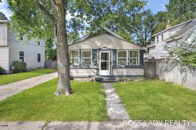 1023 Boston St SE Grand Rapids (2 of 21)