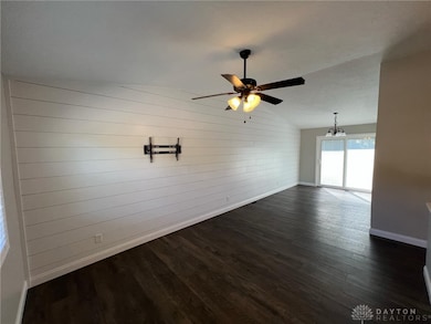 4900 Caprice Dr, Middletown, OH 45044 - photo 4