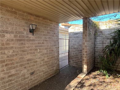 5002 Wingfoot Ln unit B, Corpus Christi, TX 78413 - photo 2