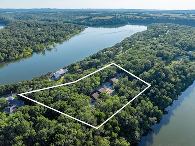 Table Rock Lakefront Home