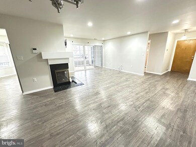 110 Biscayne Ct unit 4, Princeton, NJ 08540 - photo 2