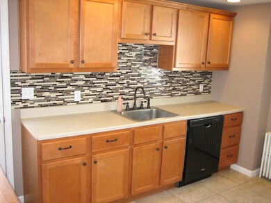 451 Hickory St, Peckville, PA 18452 - photo 4